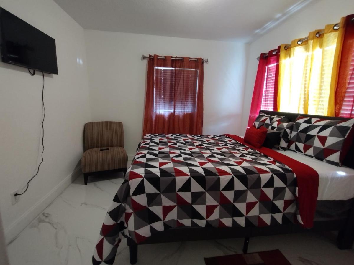 Cheerful 3-Bedroom Home /Ac+ Free Parking North Miami Beach Ngoại thất bức ảnh