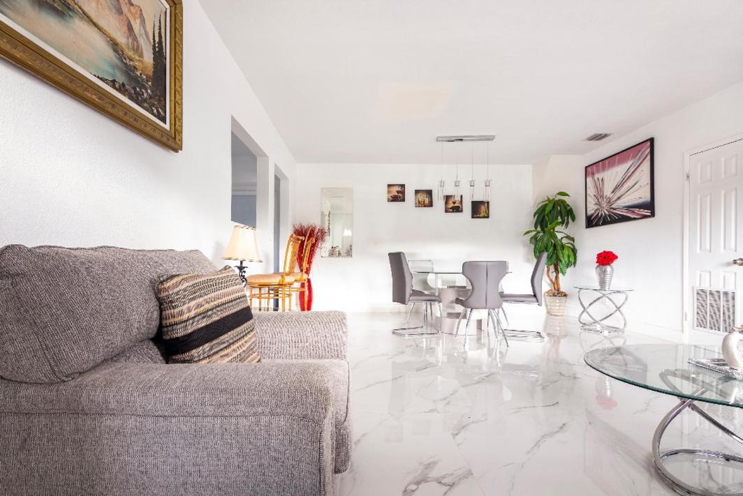 Cheerful 3-Bedroom Home /Ac+ Free Parking North Miami Beach Ngoại thất bức ảnh